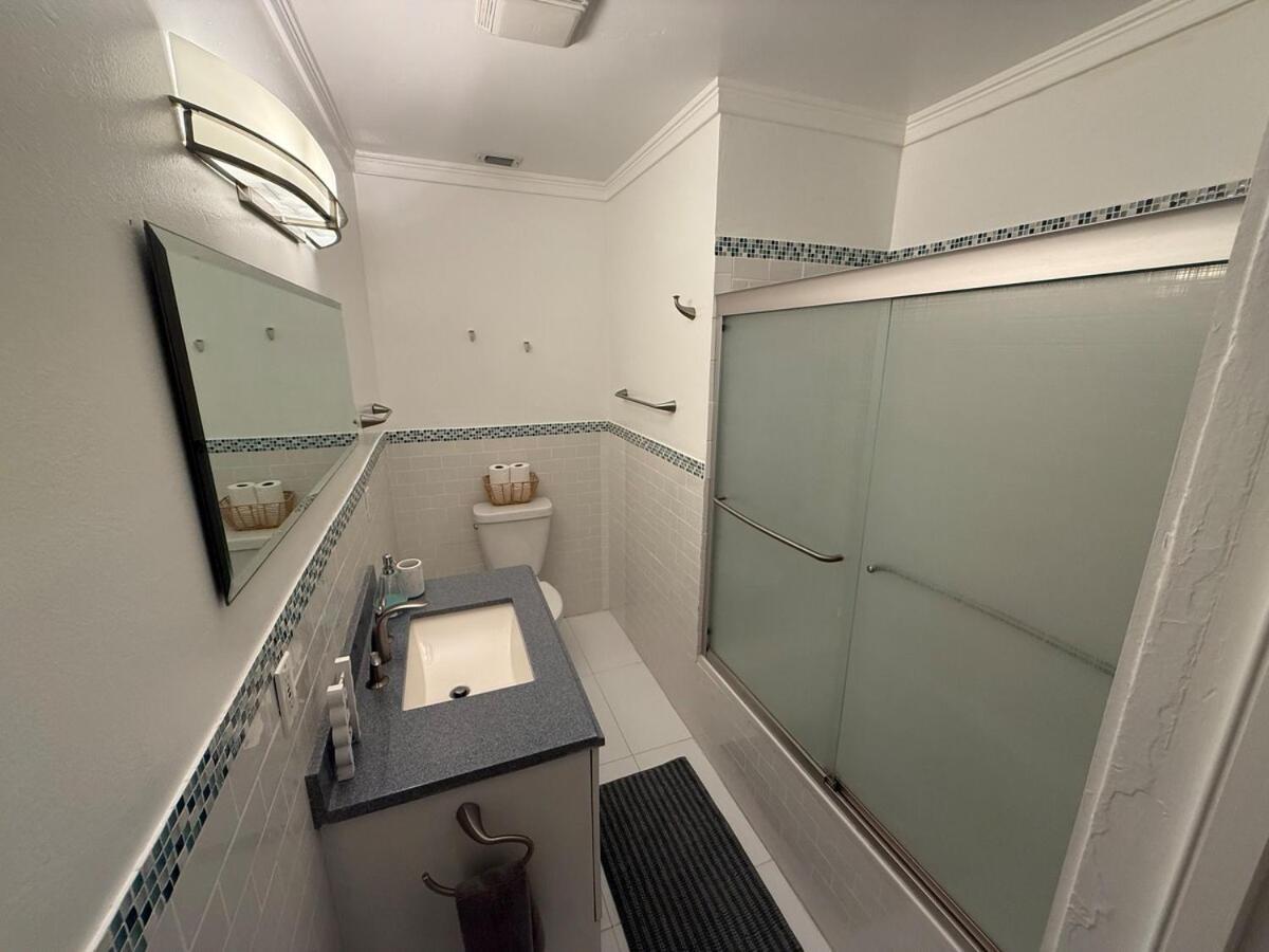 Bayhome Edgewater Villa